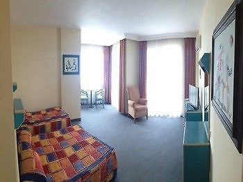 Angel Beach Hotel Tosmur Ngoại thất bức ảnh