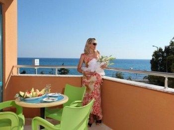 Angel Beach Hotel Tosmur Ngoại thất bức ảnh